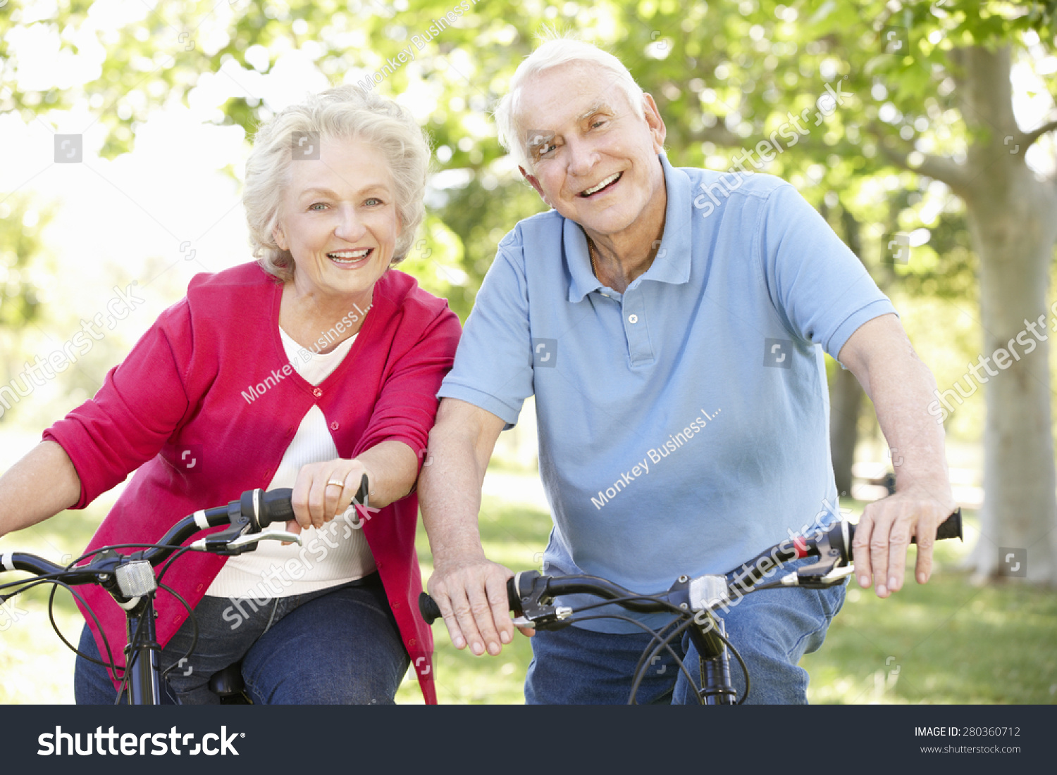 Stockphotoseniorcoupleridingbikes280360712 YouAreUNLTD